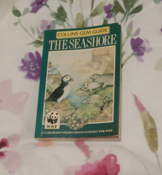 Collins Gem Guide: The Seashore is a pocket-sized field guide WWF c1984